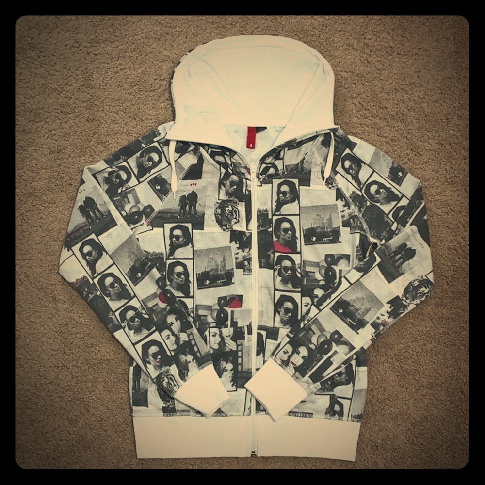 DIVIDED Women-s - Zip Up Sweater